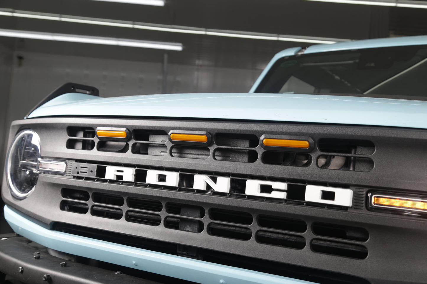 Raptor-Style Grille Lights (3 LEDs) for Ford Bronco 2021+ (Base, Black Diamond)