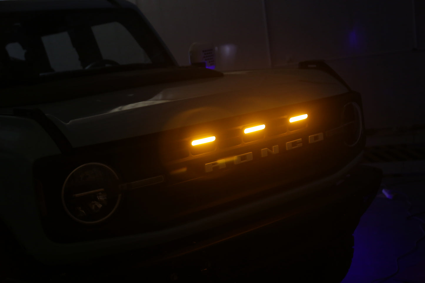 Raptor-Style Grille Lights (3 LEDs) for Ford Bronco 2021+ (Base, Black Diamond)